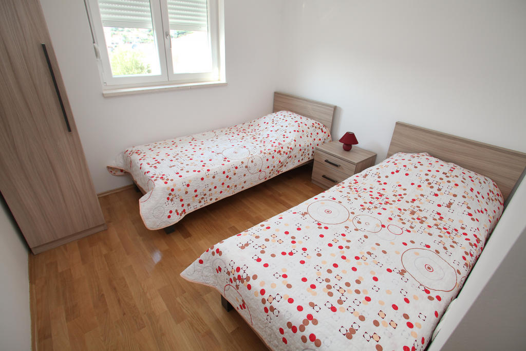 סגט ווראנייצה Villa Iris Apartments מראה חיצוני תמונה