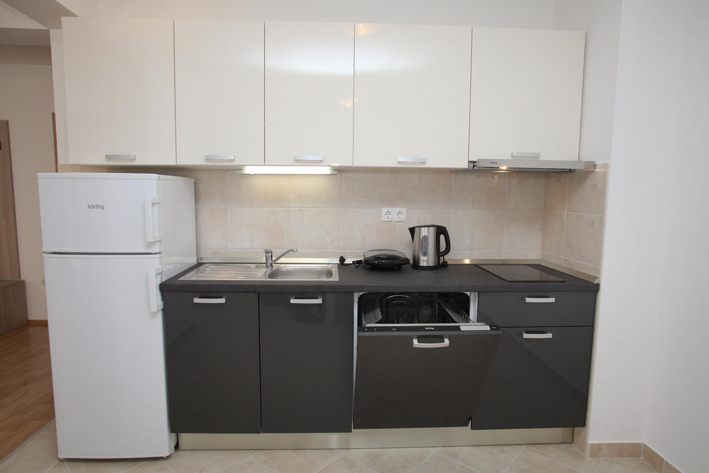 סגט ווראנייצה Villa Iris Apartments מראה חיצוני תמונה