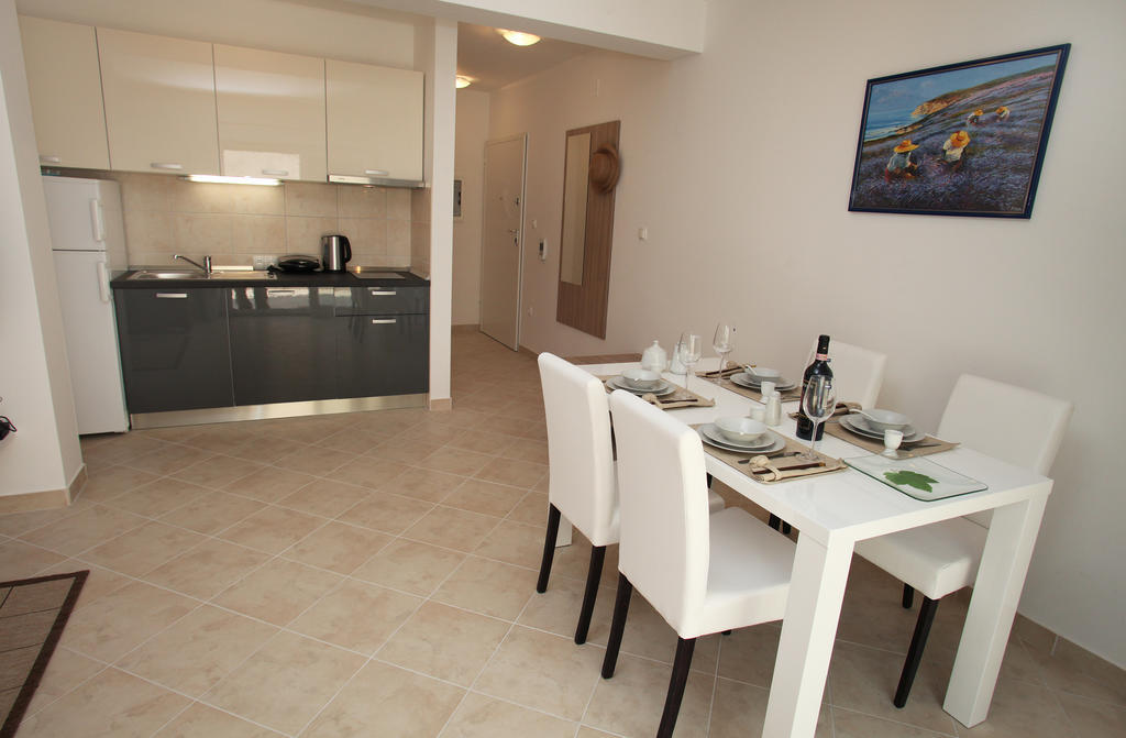 סגט ווראנייצה Villa Iris Apartments מראה חיצוני תמונה