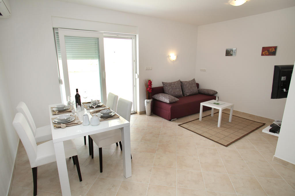 סגט ווראנייצה Villa Iris Apartments מראה חיצוני תמונה